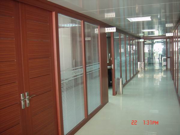 沈陽辦公隔斷哪家好   沈陽玻璃隔斷 s選鎂格思曼！