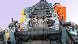 冷彎成型設備、車廂板成型機