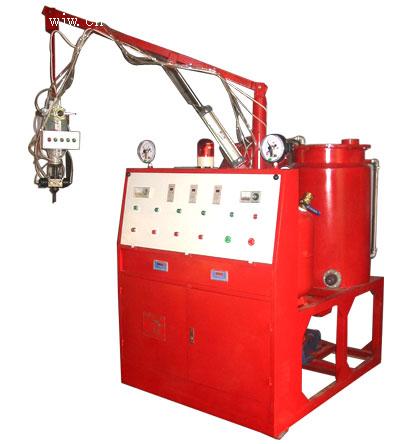 聚氨酯低壓發(fā)泡機機