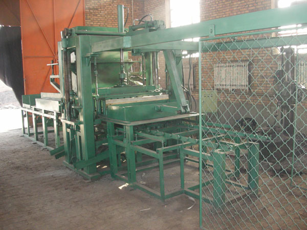 高碑店供應(yīng)ZY－震動(dòng)式液壓制坯機(jī)－B1型