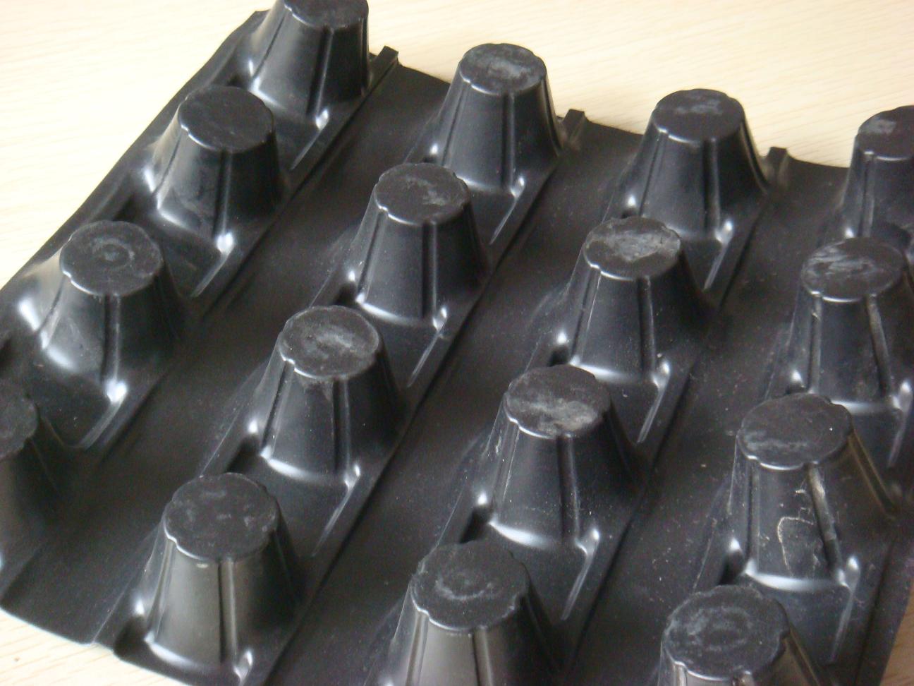 直銷供應三門峽蓄排水板三門峽土工膜