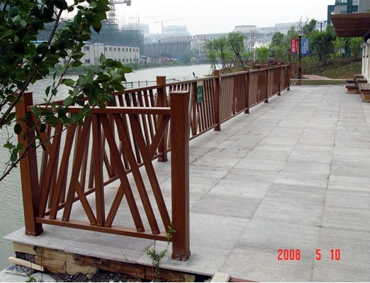 供應隔離仿木金屬防撞護欄