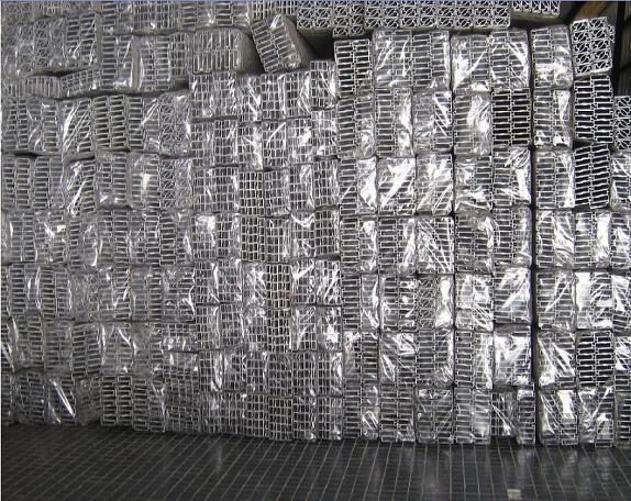 全國z低價格——晶鋼門鋁材、角碼