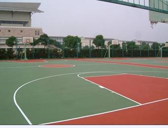 硅PU球場(chǎng)中的“奔馳”