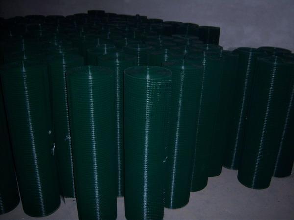 恒樂專業生產電焊網片