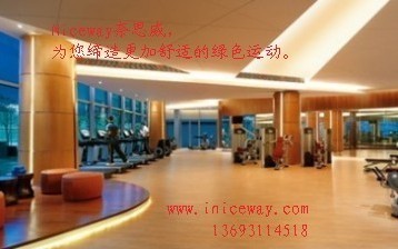 奈思威健身房地板采用100%純PVC優(yōu)質(zhì)材料