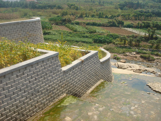 自嵌式景觀擋土墻