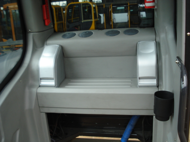 挖掘機駕駛室內飾