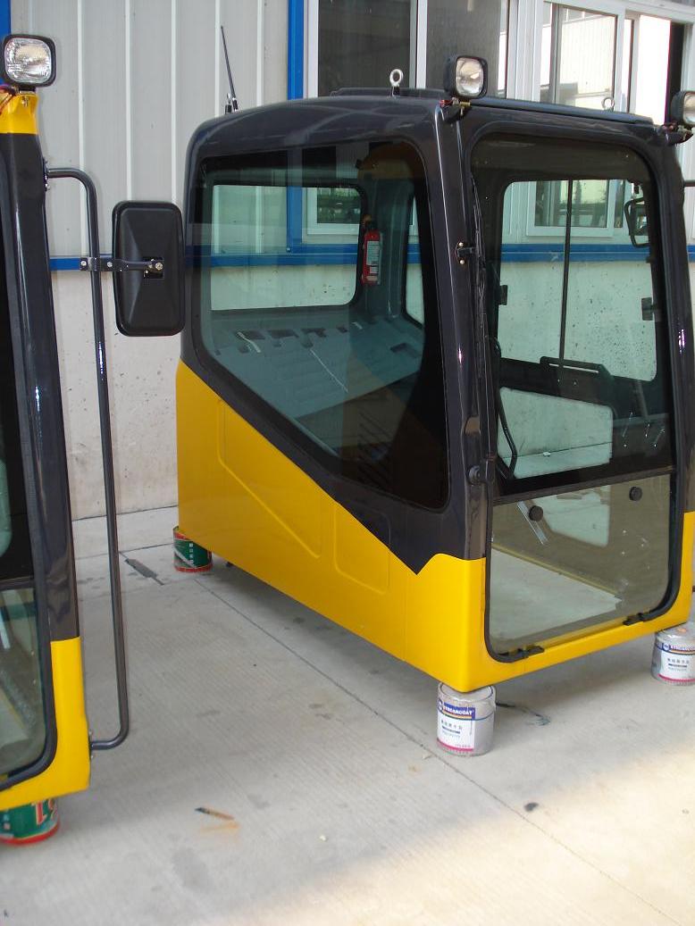 小松挖掘機(jī)駕駛室