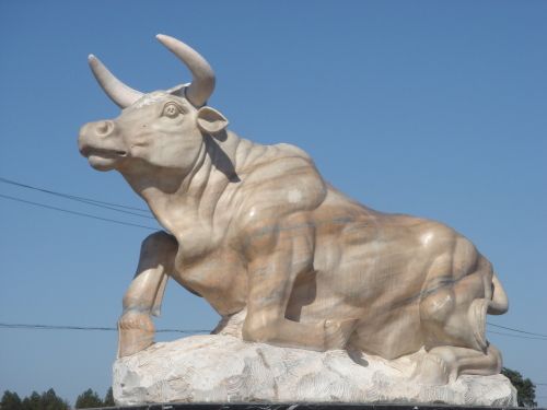 石雕牛，墾荒牛，拓荒牛石雕崛起牛,猛牛勁牛