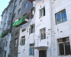 沈陽外墻保溫工程，?？偨?jīng)理有專業(yè)施工隊(duì)伍