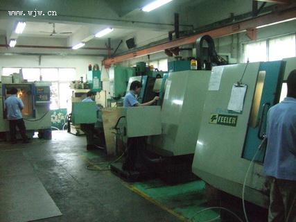 沈陽弘盛噴漆公司專業從事各種噴漆翻新工程