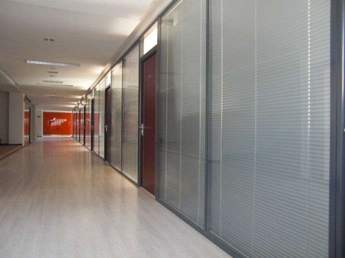 沈陽玻璃隔斷 找鎂格思曼 專業(yè)隔斷公司