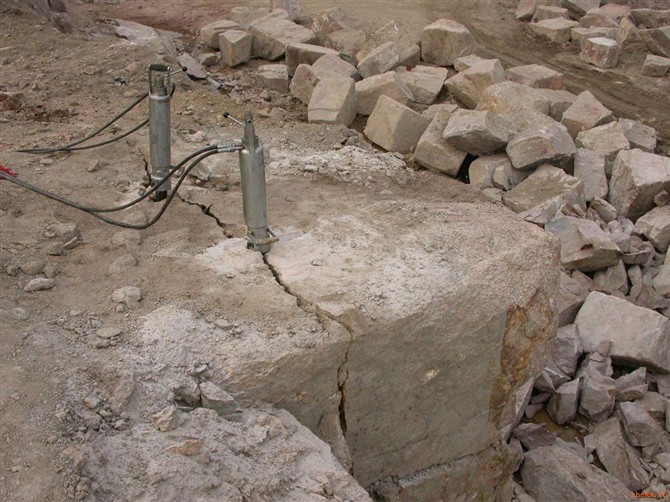 鐵礦山開采領先世界手持施工新機械