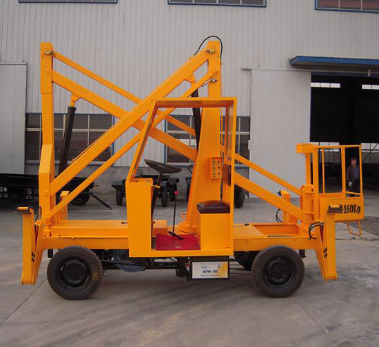 曲臂式高空作業車