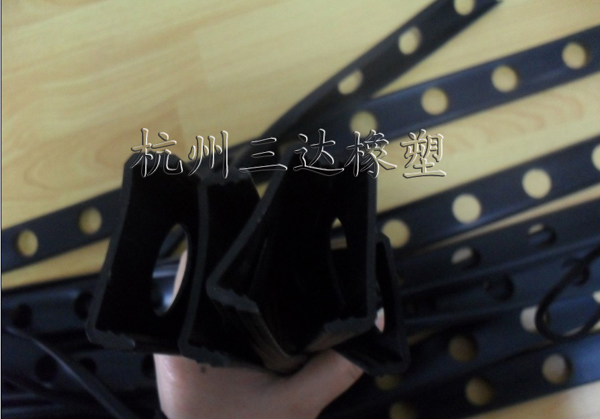 打孔橡膠密封條 發泡橡膠條 耐油橡膠密封條 橡膠制