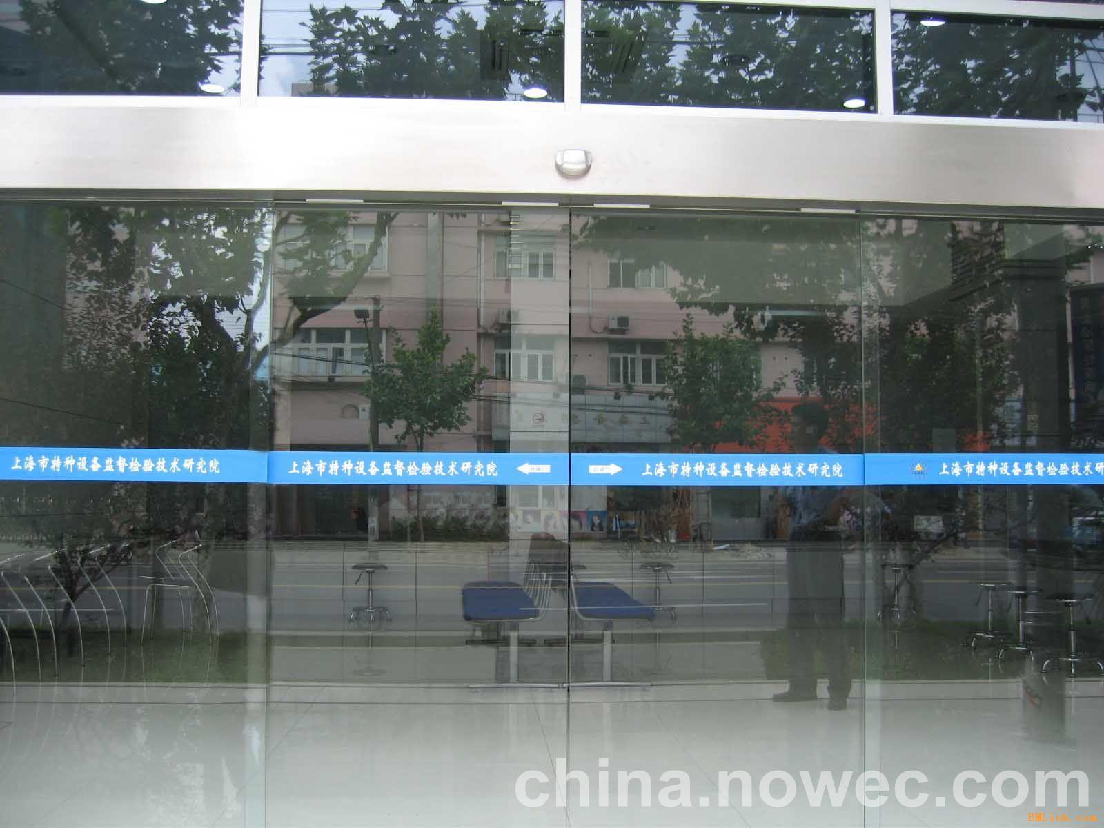 上海青浦區鈦金有框自動感應門維修 盈浦軌道輪子更換