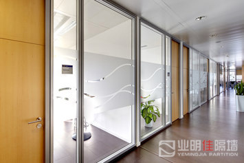 成品隔斷墻，成品玻璃隔斷，成品高隔間