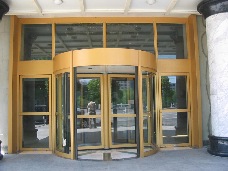 嘉樂豐華兩翼手動圍柱旋轉門