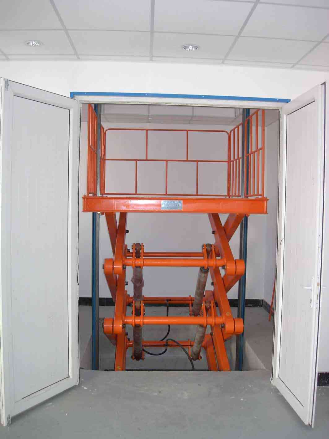 供應固定剪叉式升降平臺、剪叉式貨梯。