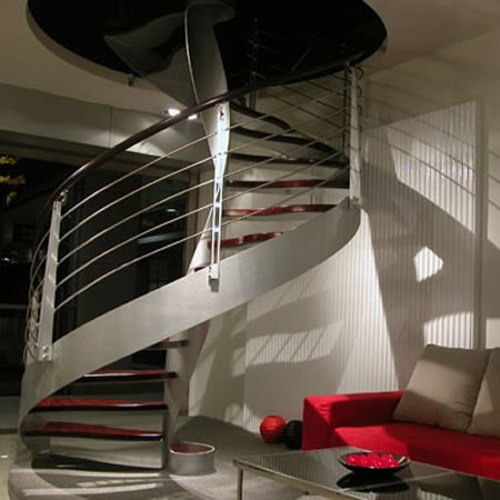 從專業角度分析雙梁鋼木樓梯的組成