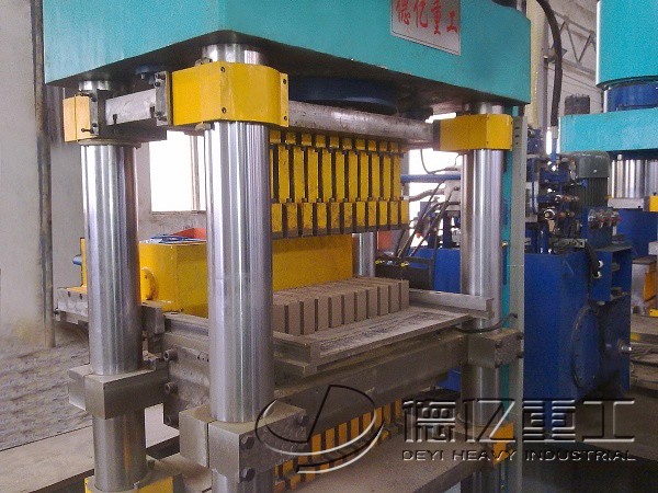 德億DY850型液壓磚機/DY850型液壓磚機性能