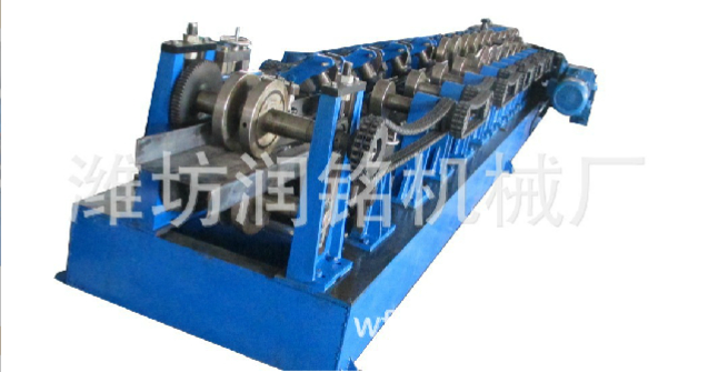 冷彎型材設(shè)備 高速護欄板生產(chǎn)設(shè)備