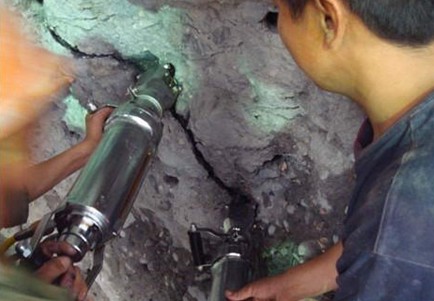 天上青玉不用炸藥高出材率開采設備