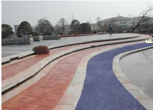 斯泰普力彩色瀝青讓長春單調的公路披上彩色外衣