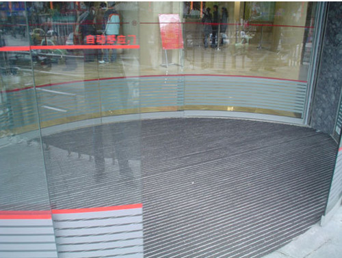 為什么要鋪設(shè)鋁合金地墊