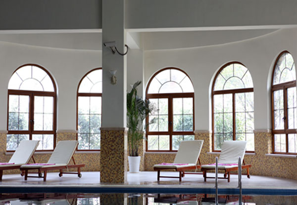 供應時丹利鋁木異形窗