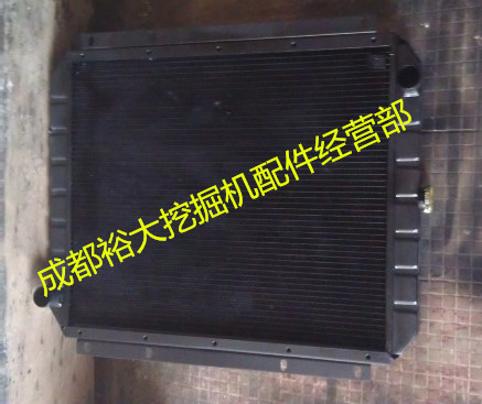 卡特E200B挖掘機水箱