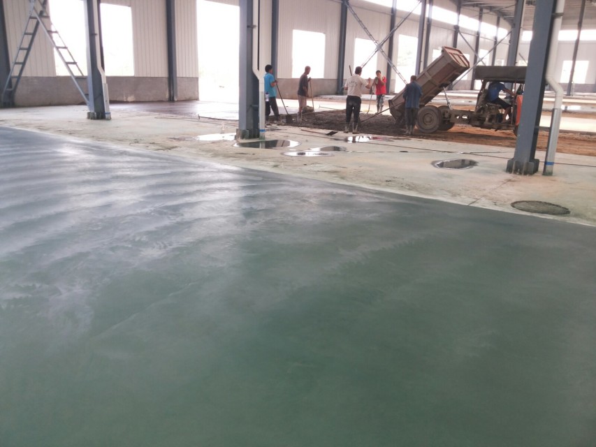 青島嶗山區(qū)金剛砂耐磨地面材料多少錢一噸