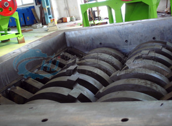 彭陽雙軸撕碎機|粉碎效果好的雙軸撕碎機廠家