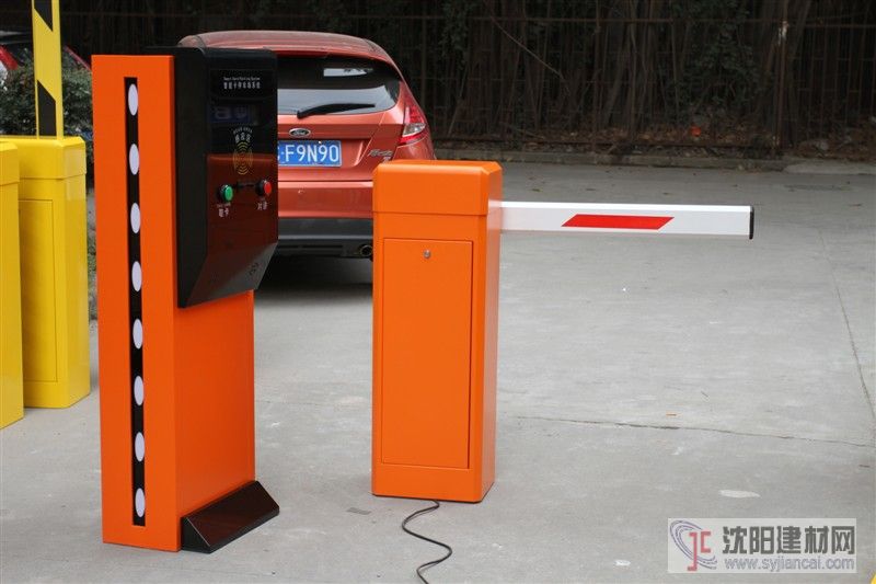沈陽(yáng)道閘 道閘廠家 遙控?fù)踯?chē)器 藍(lán)牙擋車(chē)器