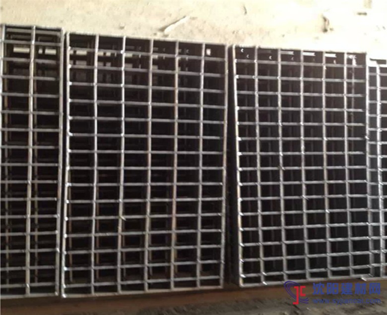 專業加工沈陽各地鋼格柵板不銹鋼鋼格板定做報價