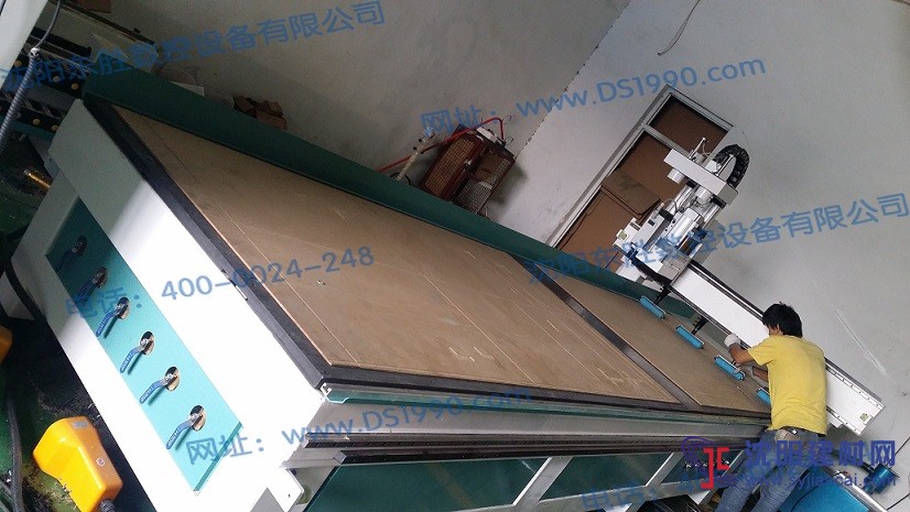 東勝板式家具開孔下料機(jī)