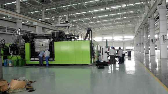 沈陽華翔汽車零部件車間地坪工程