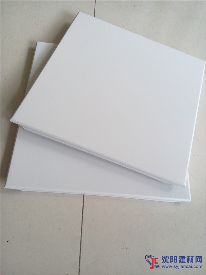 600x600鋁扣板 廠家供應(yīng) 寫字樓吊頂防水材料