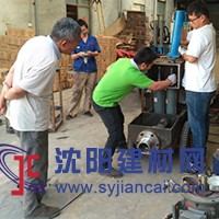 現場為客戶調試設備