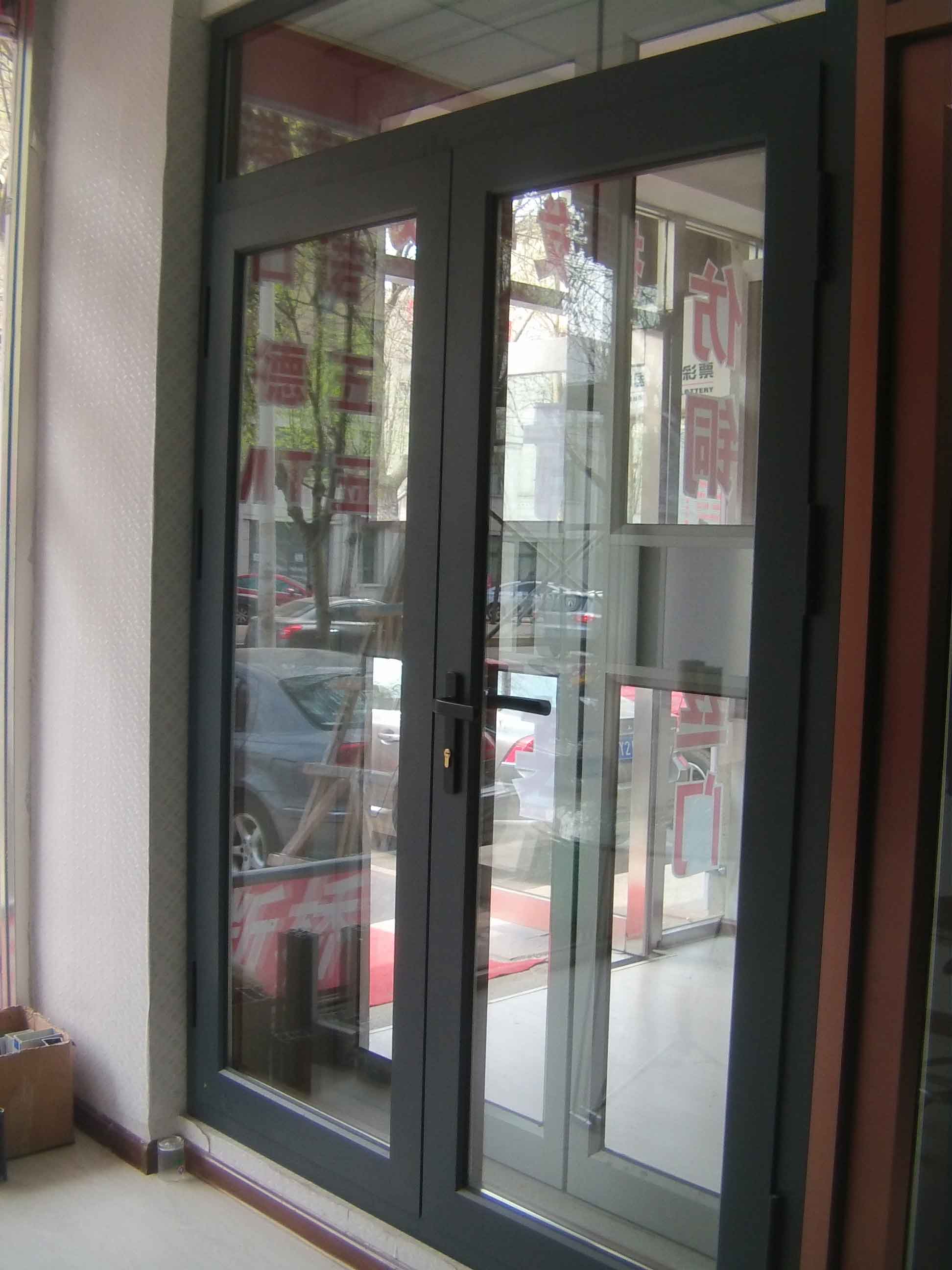 斷橋門安裝制作