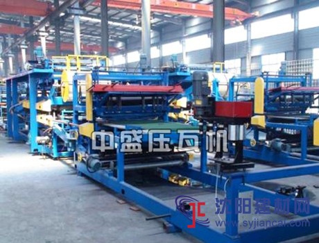 彩鋼復合板機彩鋼屋面的防滲漏措施