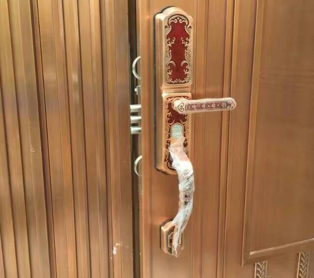 沈陽(yáng)雙開(kāi)大銅門(mén)防盜指紋鎖公司