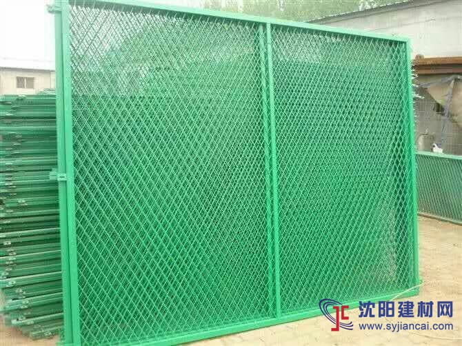 加工各種圍欄、防護網(wǎng)到天宏篩網(wǎng)廠