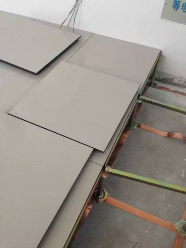 遼寧防靜電地板沈陽靜電地板沈陽網(wǎng)絡(luò)地板