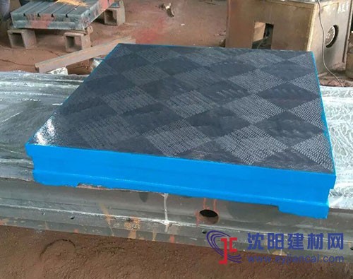 鑄鐵焊接平臺原料要求及吊裝時注意問題