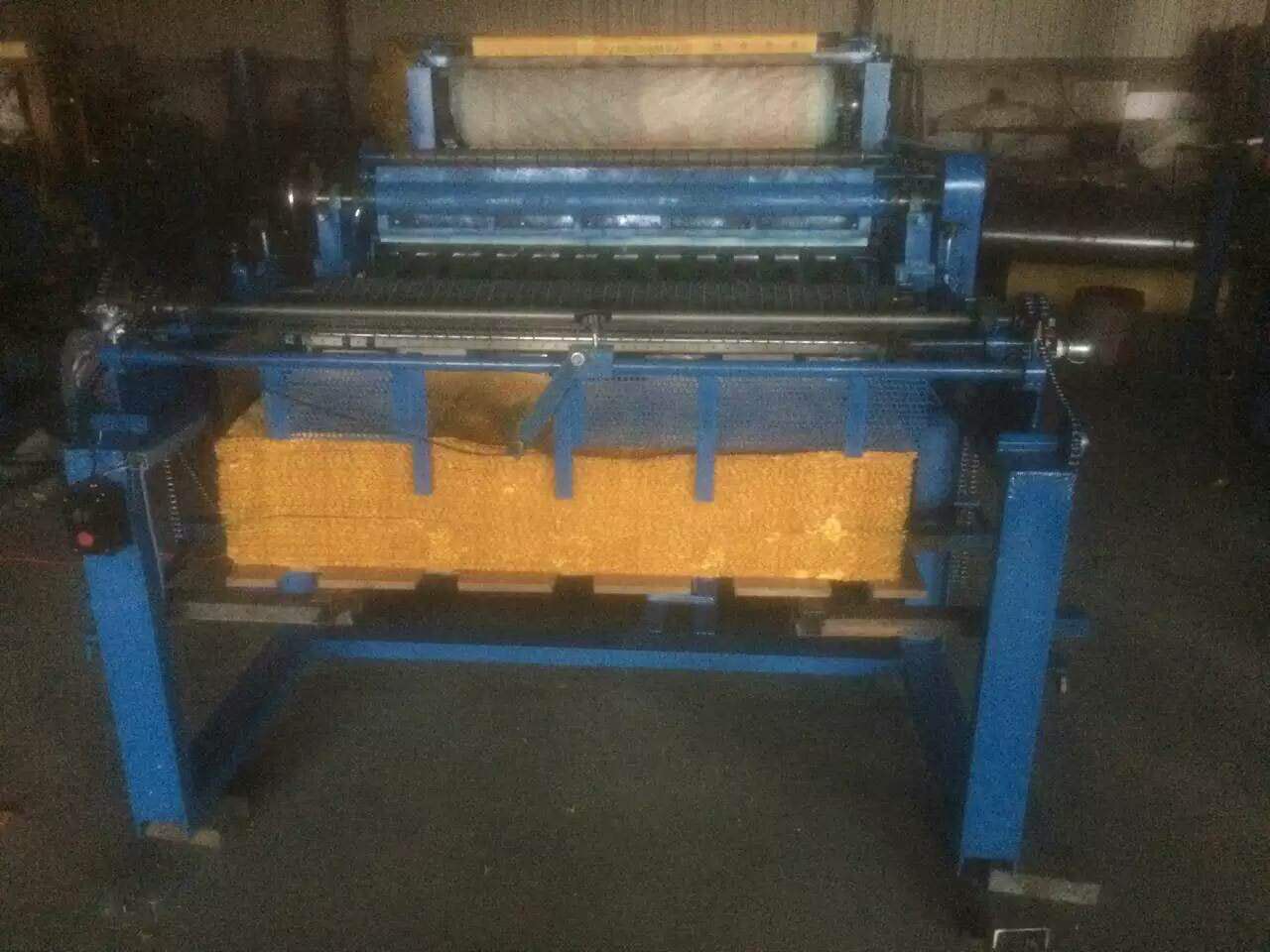 致富設備冥幣打孔機,切紙機，沖壓模具，大連冥幣機器