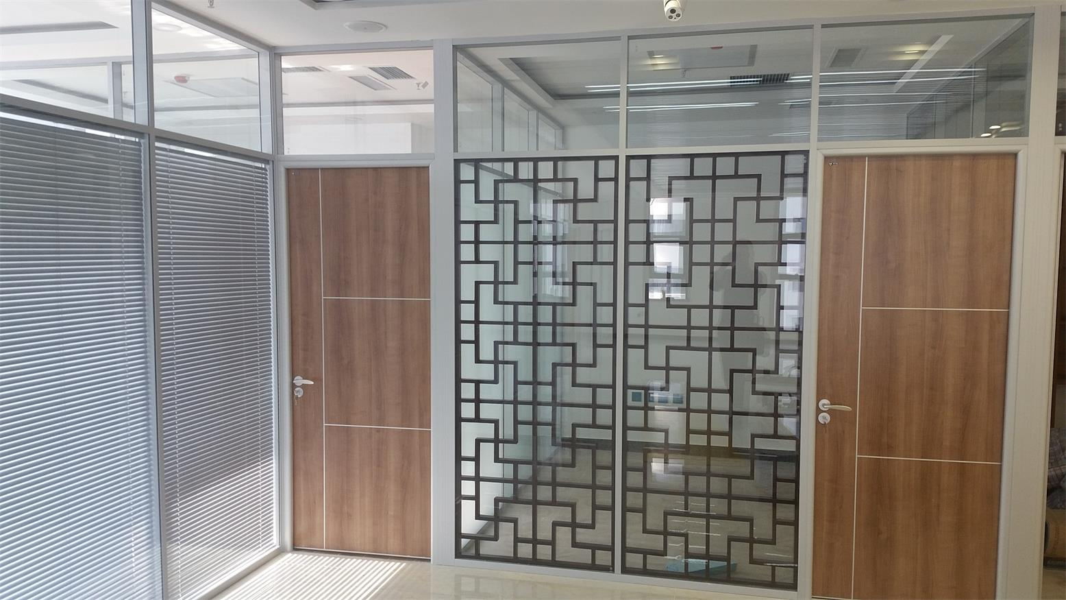 長春仿古中式玻璃隔斷配生態門  方科隔墻品質如一