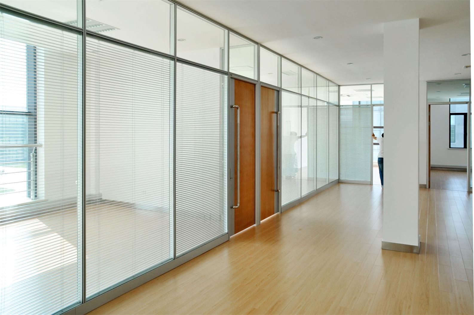 鞍山玻璃隔斷供應商_鞍山隔斷型材批發