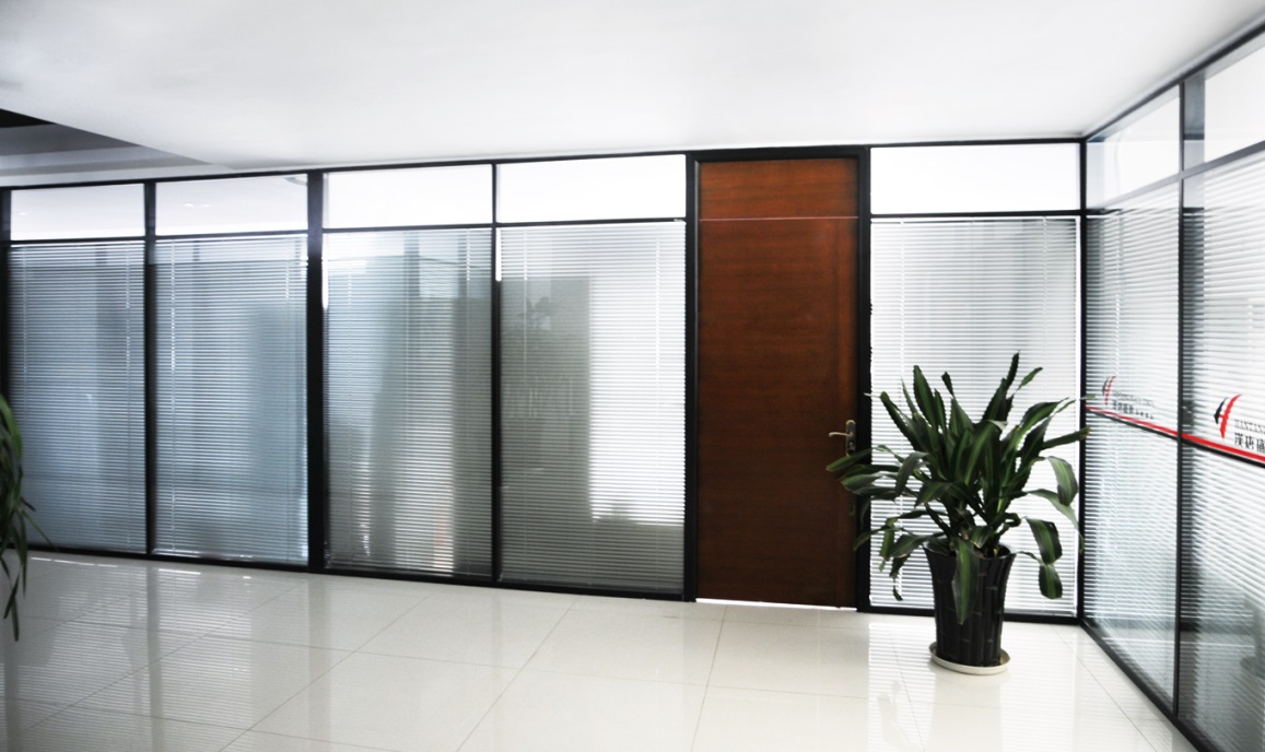 通化玻璃隔斷供應商_通化隔斷型材批發